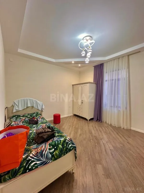 Satılır 7 otaqlı həyət evi 350 m²