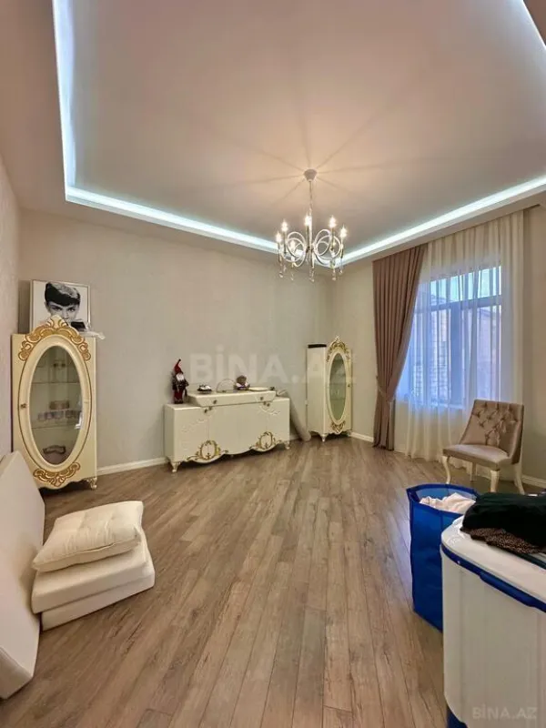 Satılır 7 otaqlı həyət evi 350 m²