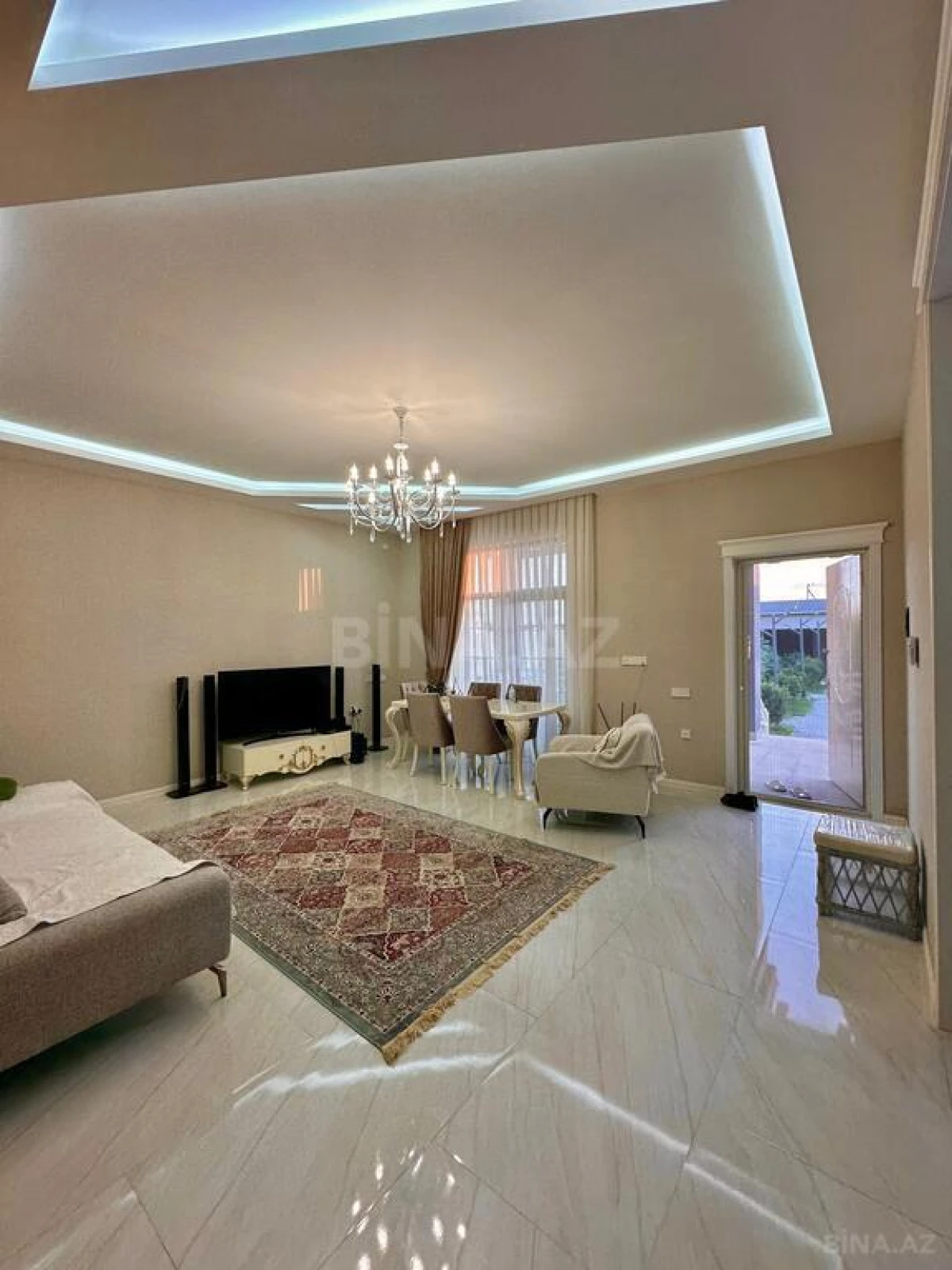 Satılır 7 otaqlı həyət evi 350 m²