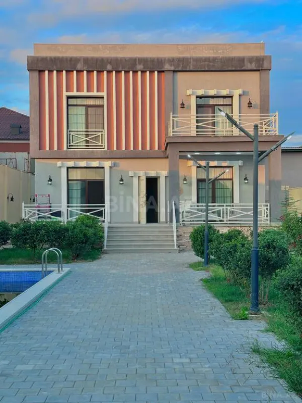 Satılır 7 otaqlı həyət evi 350 m²
