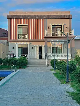 Satılır 7 otaqlı həyət evi 350 m²