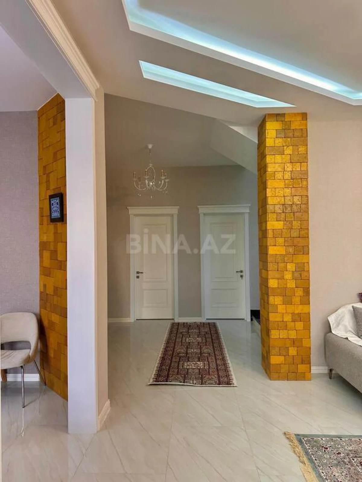 Satılır 7 otaqlı həyət evi 350 m²