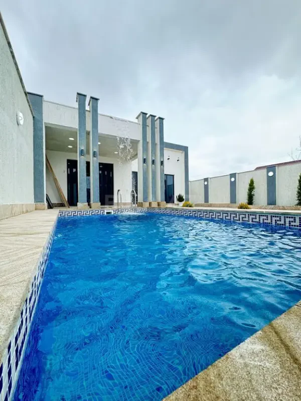 Satılır 4 otaqlı həyət evi 160 m²