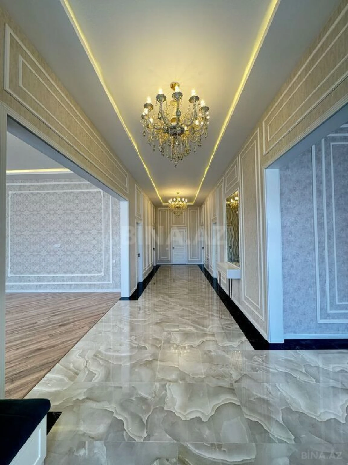 Satılır 5 otaqlı həyət evi 300 m²