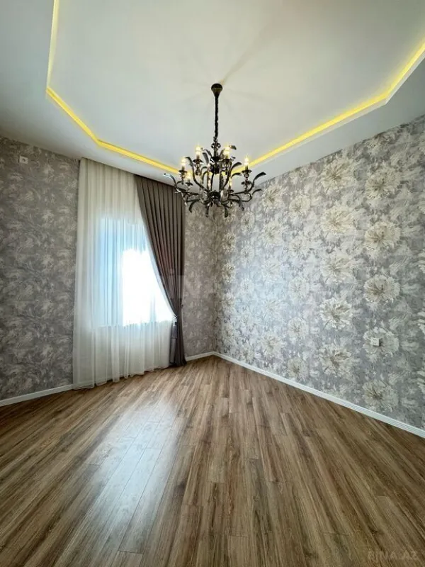 Satılır 5 otaqlı həyət evi 300 m²