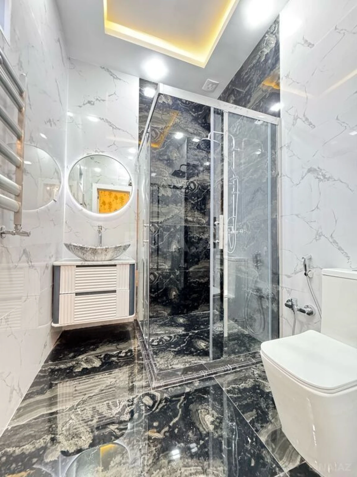 Satılır 5 otaqlı həyət evi 300 m²