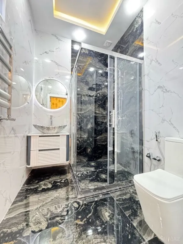 Satılır 5 otaqlı həyət evi 300 m²