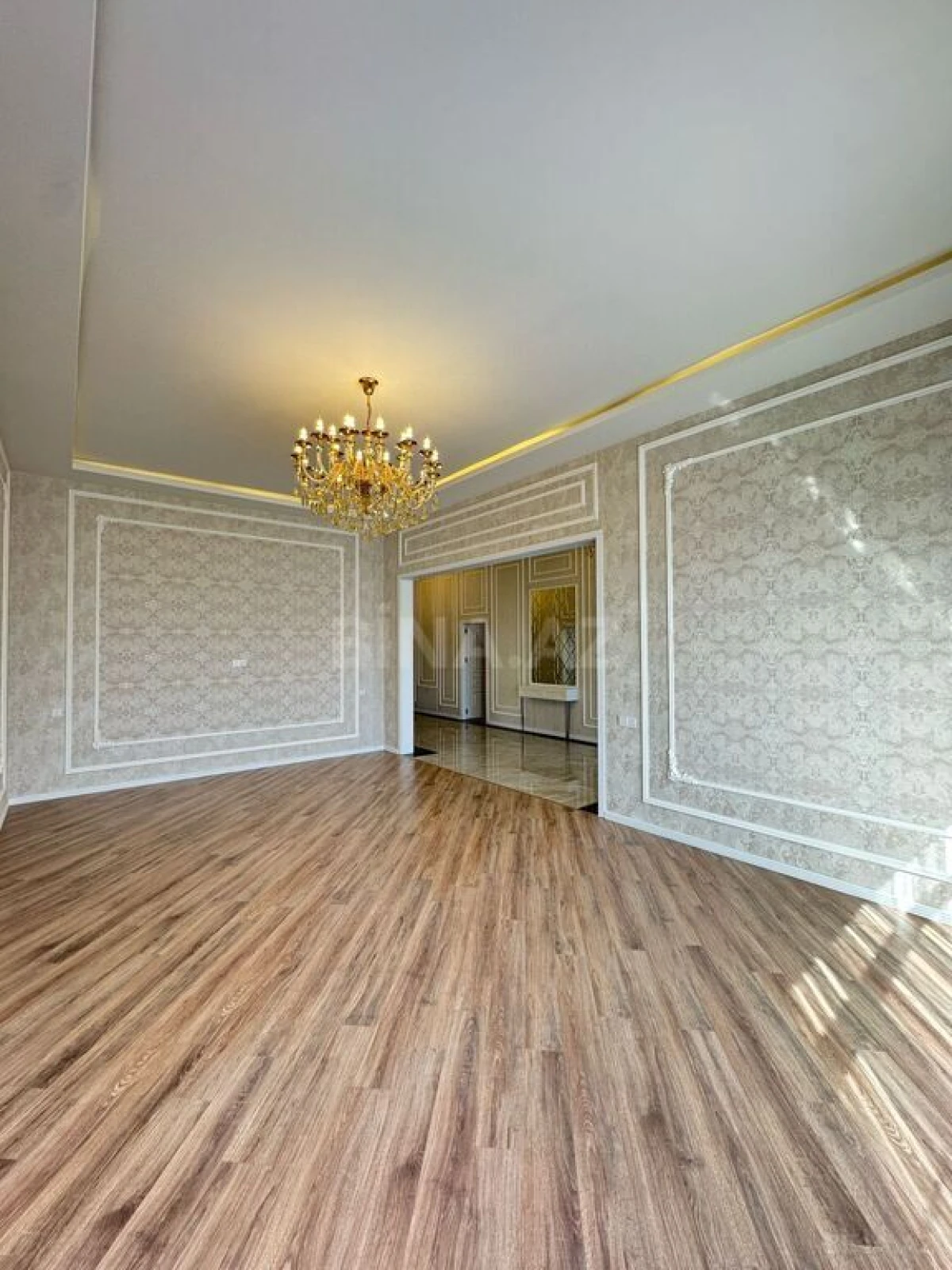 Satılır 5 otaqlı həyət evi 300 m²