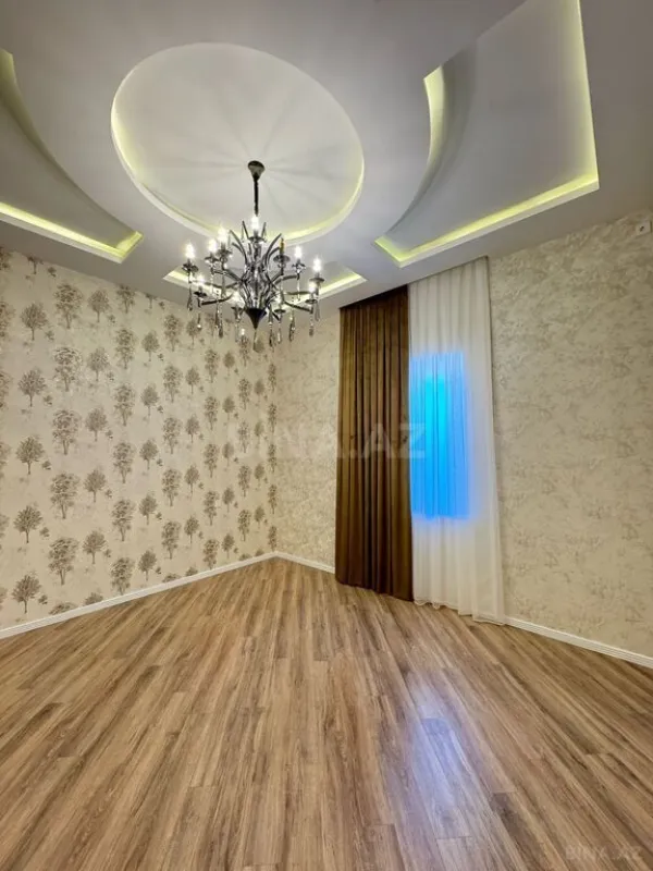 Satılır 5 otaqlı həyət evi 300 m²