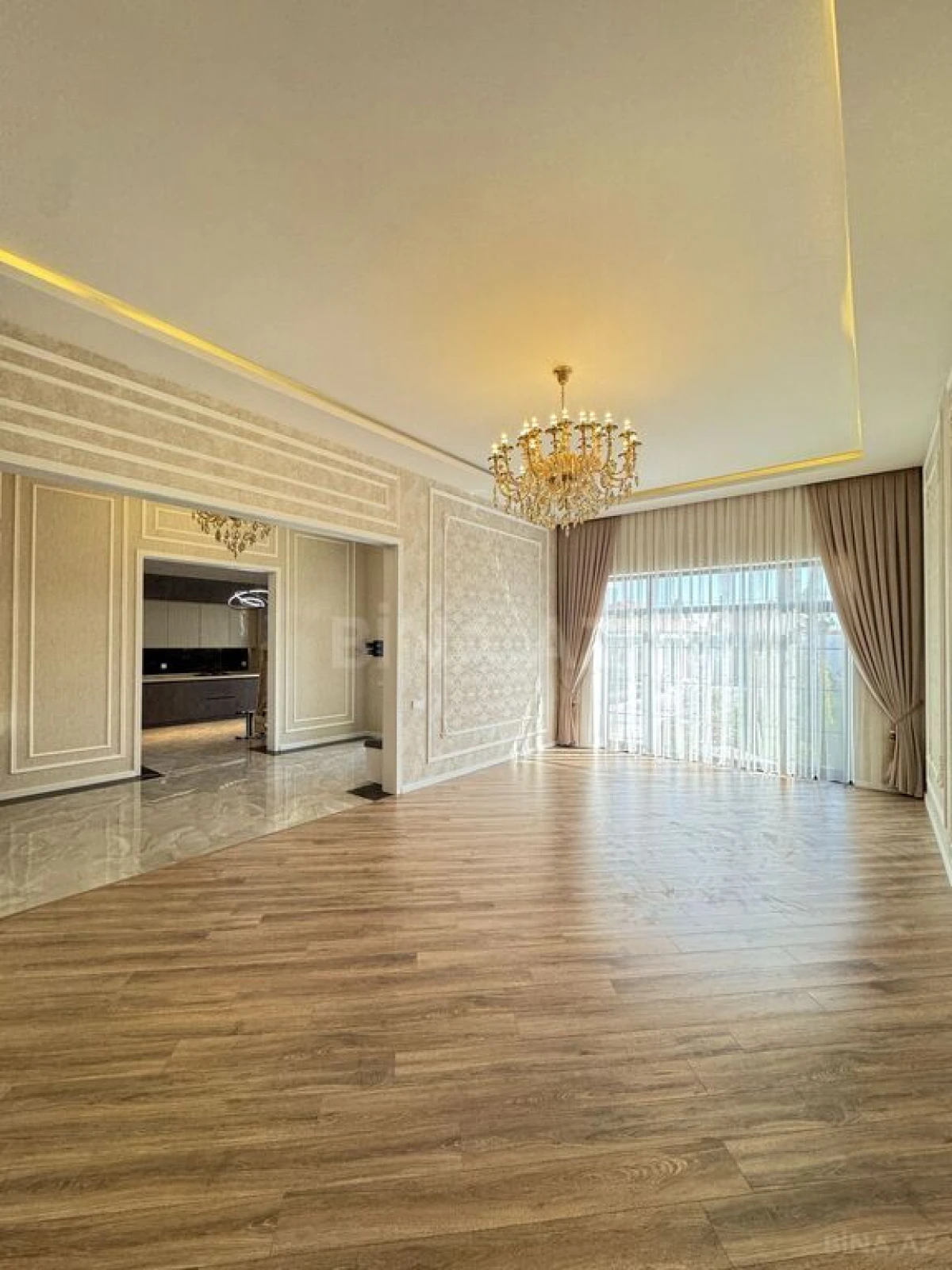Satılır 5 otaqlı həyət evi 300 m²