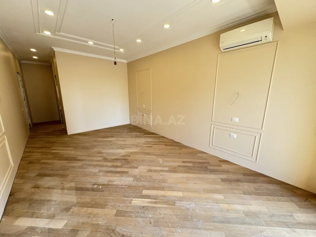 Satılır 4 otaqlı mənzil 185 m²