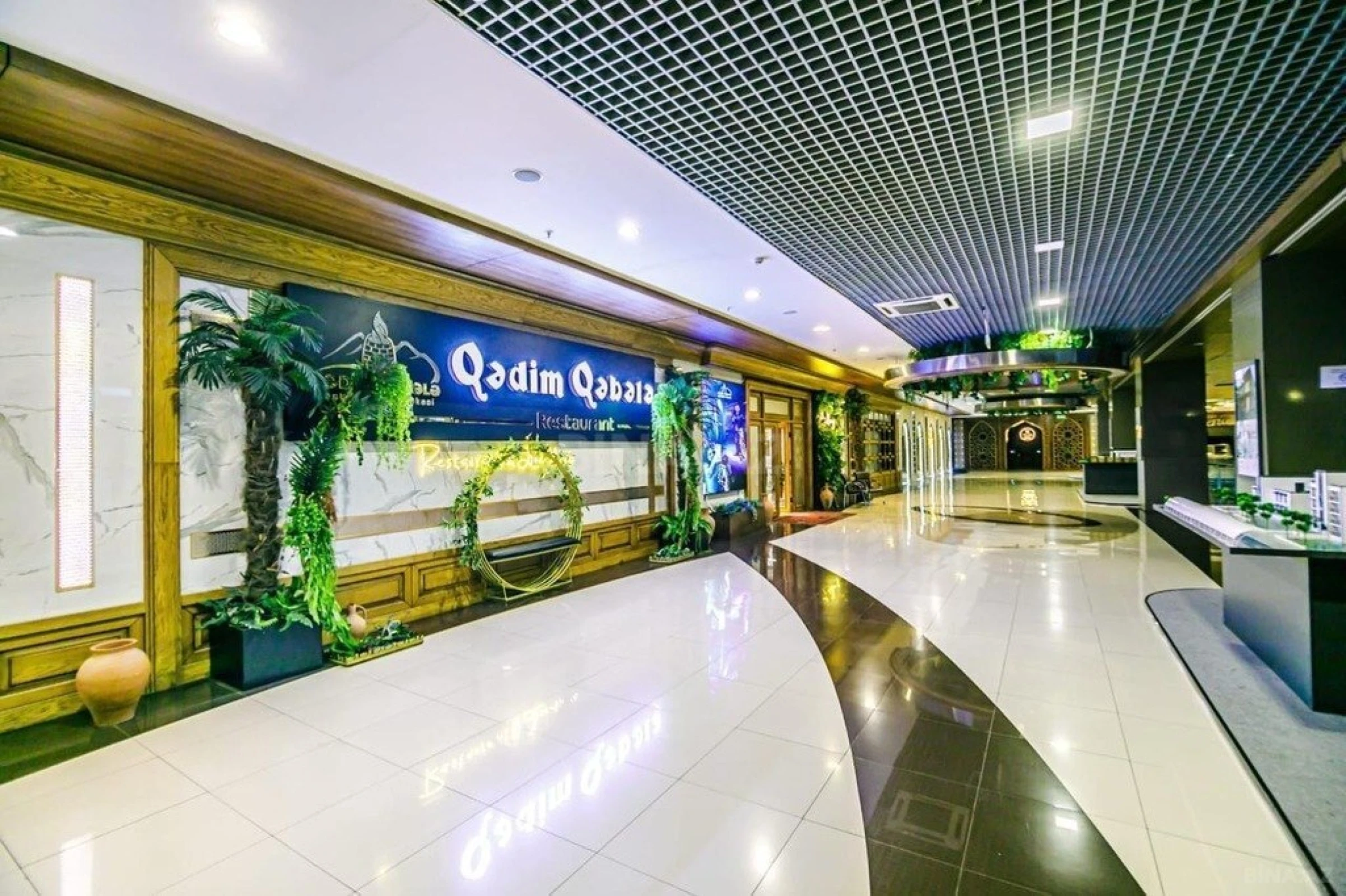 Satılır 4 otaqlı mənzil 185 m²