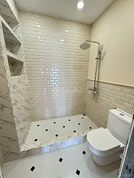 Satılır 4 otaqlı mənzil 185 m²