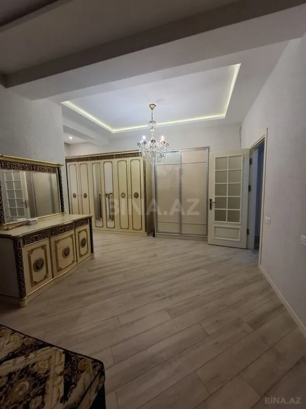 Kirayə verilir 3 otaqlı mənzil 250 m²