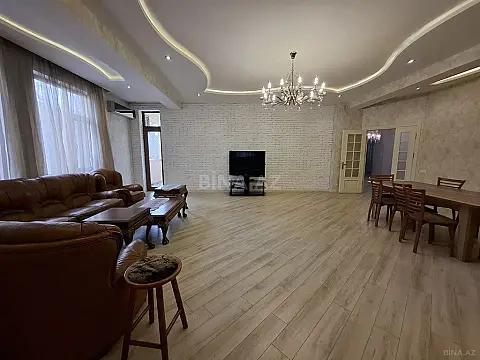 Kirayə verilir 3 otaqlı mənzil 250 m²