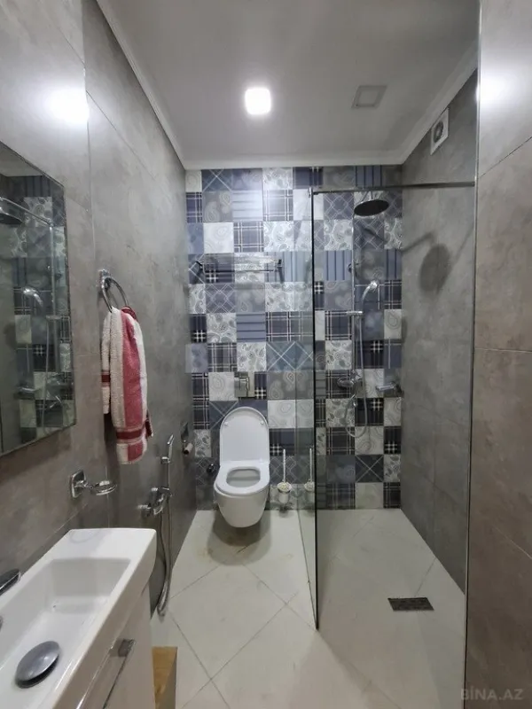 Kirayə verilir 3 otaqlı mənzil 250 m²
