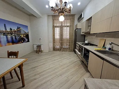 Kirayə verilir 3 otaqlı mənzil 250 m²