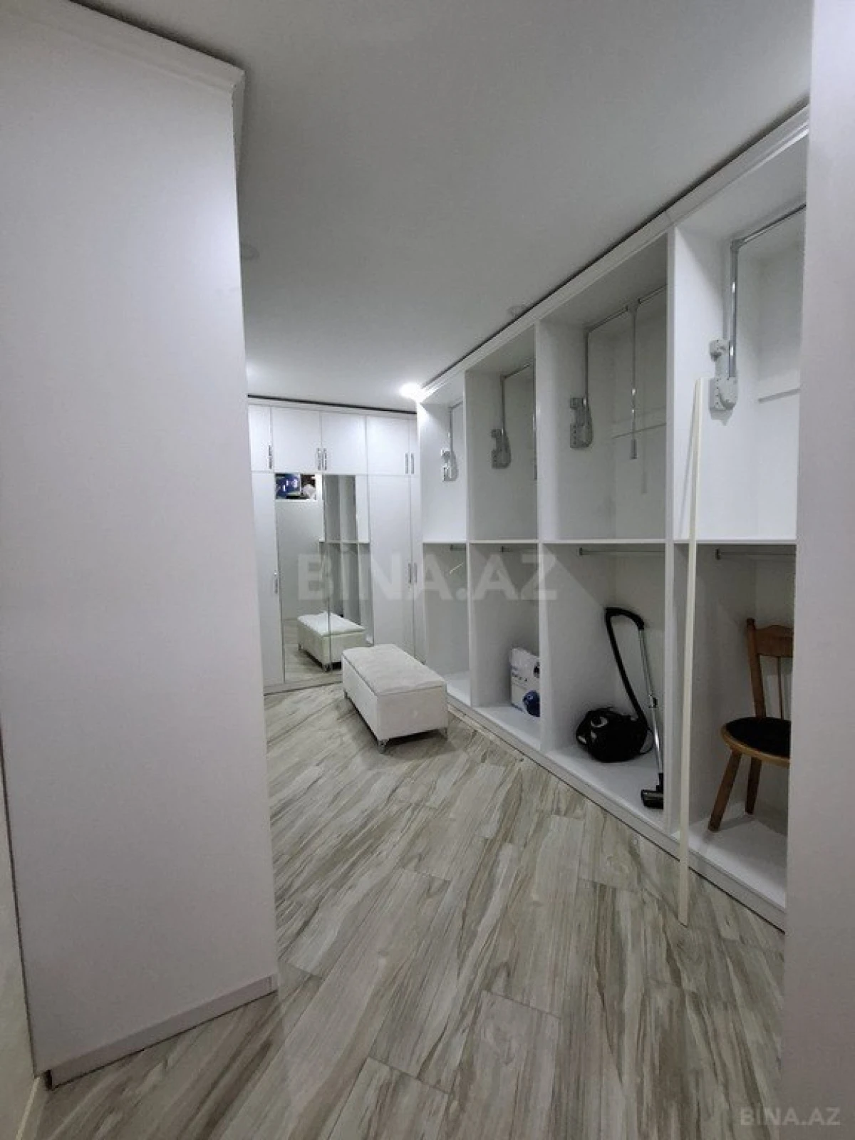 Kirayə verilir 3 otaqlı mənzil 250 m²
