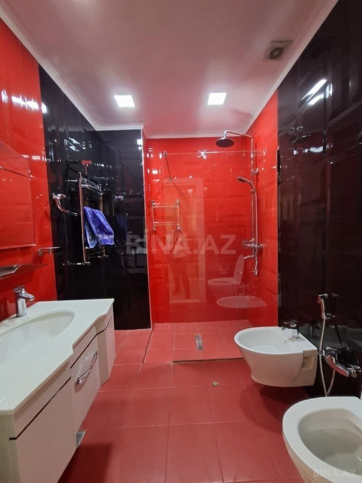 Kirayə verilir 3 otaqlı mənzil 250 m²