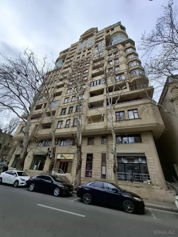 Kirayə verilir 3 otaqlı mənzil 250 m²