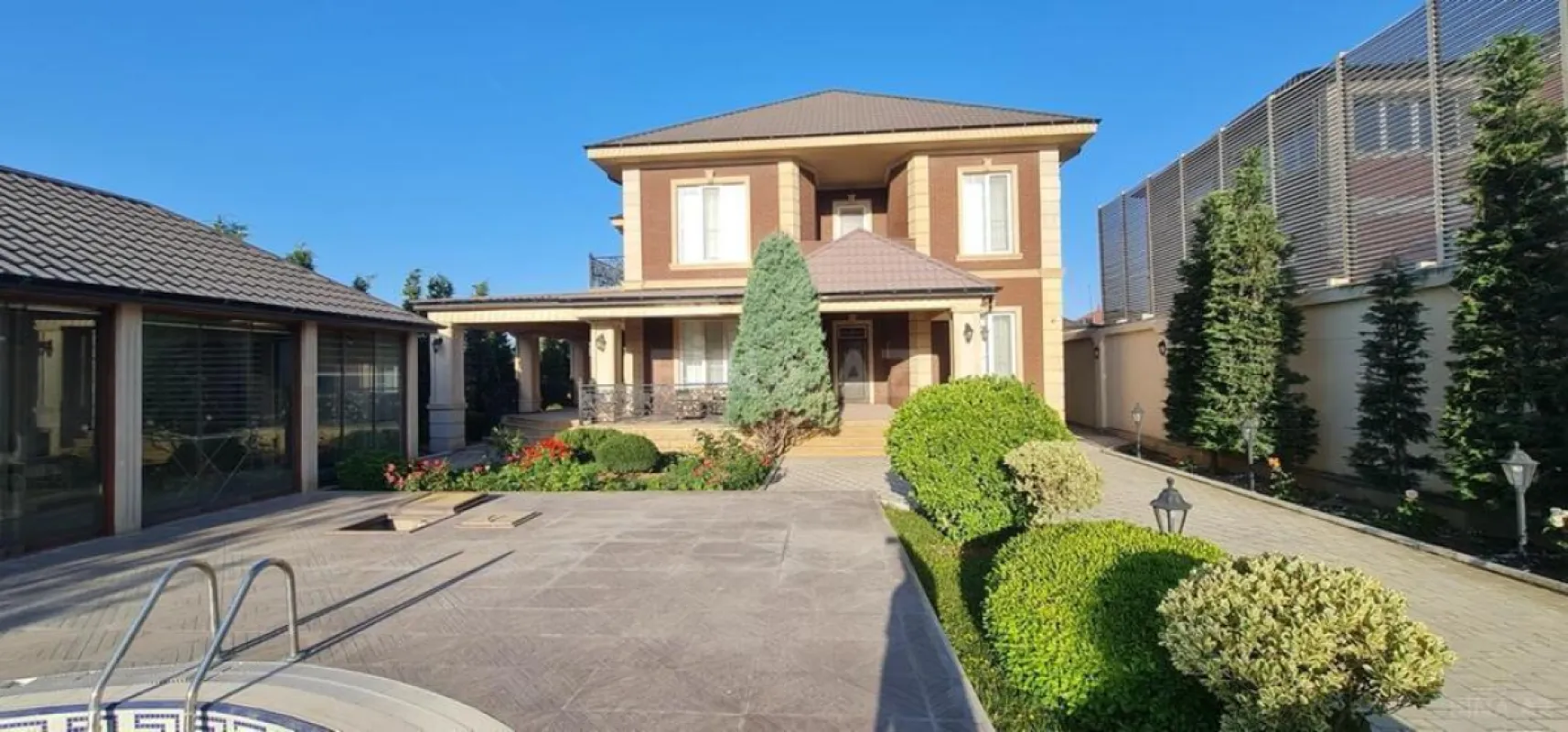 Kirayə verilir 6 otaqlı həyət evi 400 m²