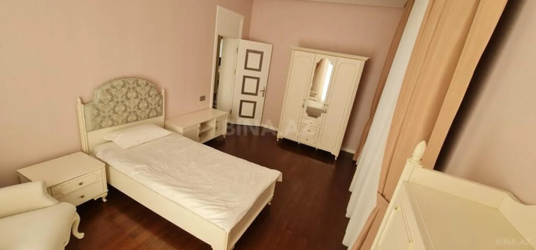 Kirayə verilir 6 otaqlı həyət evi 400 m²