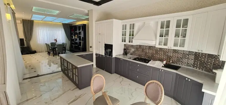 Kirayə verilir 6 otaqlı həyət evi 400 m²