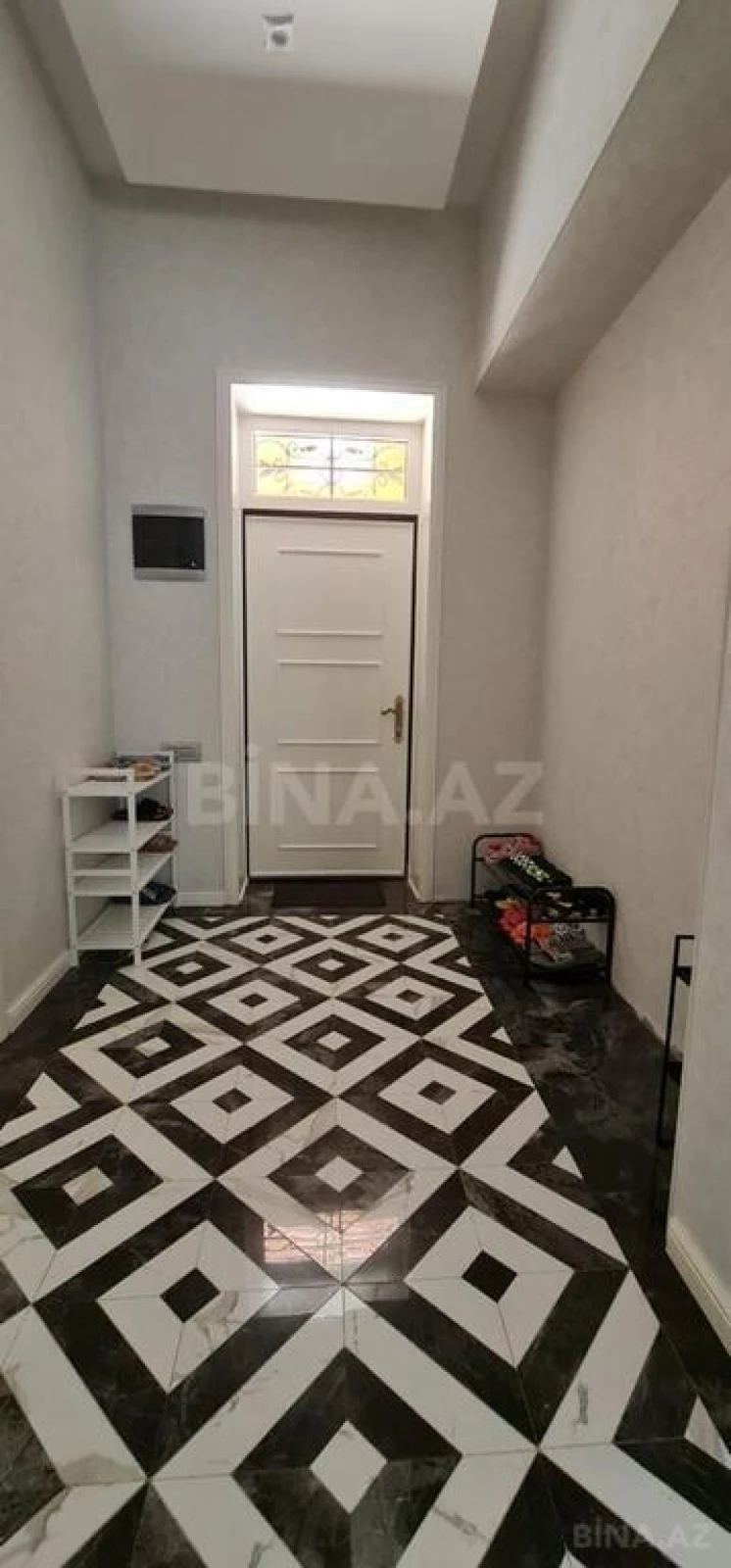 Kirayə verilir 6 otaqlı həyət evi 400 m²