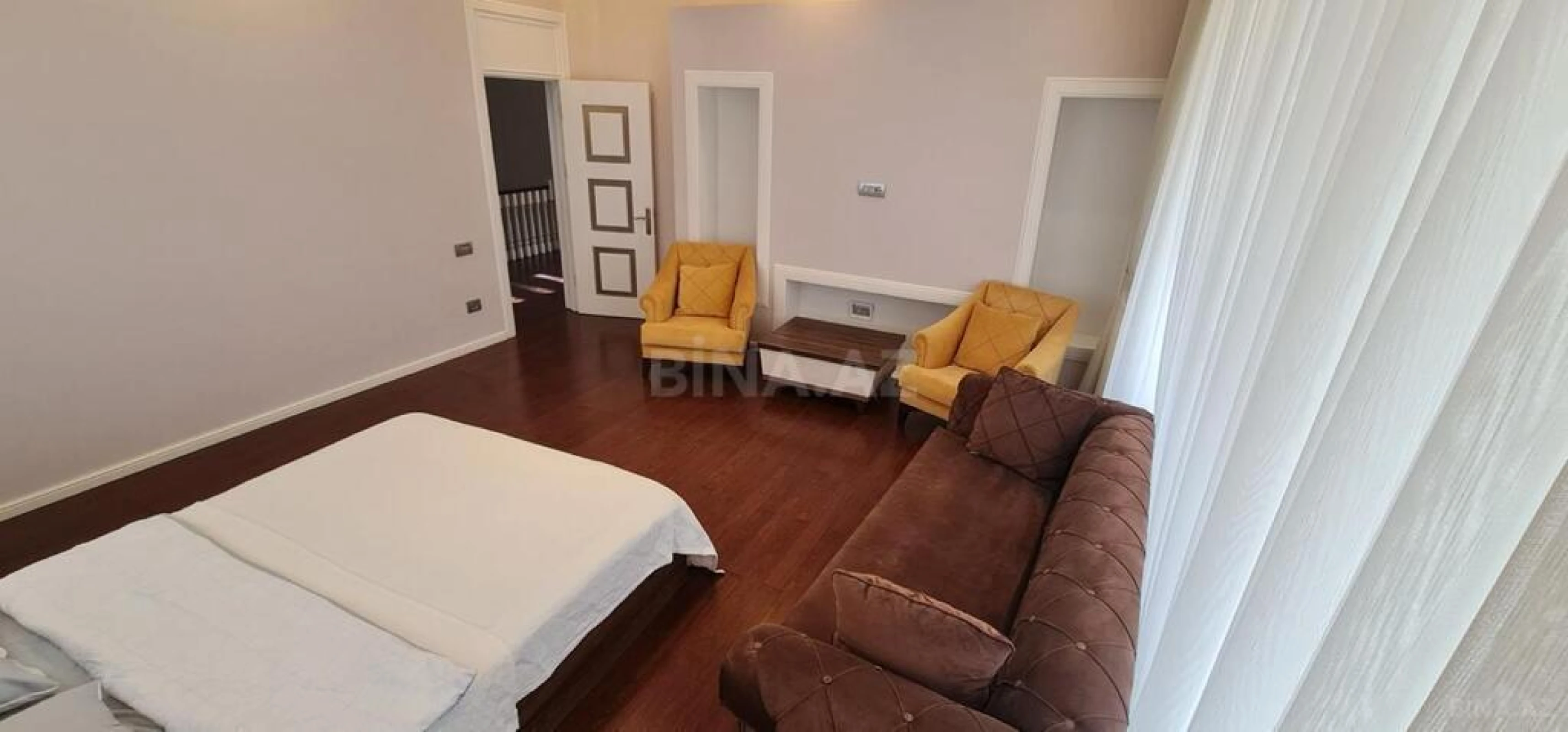 Kirayə verilir 6 otaqlı həyət evi 400 m²