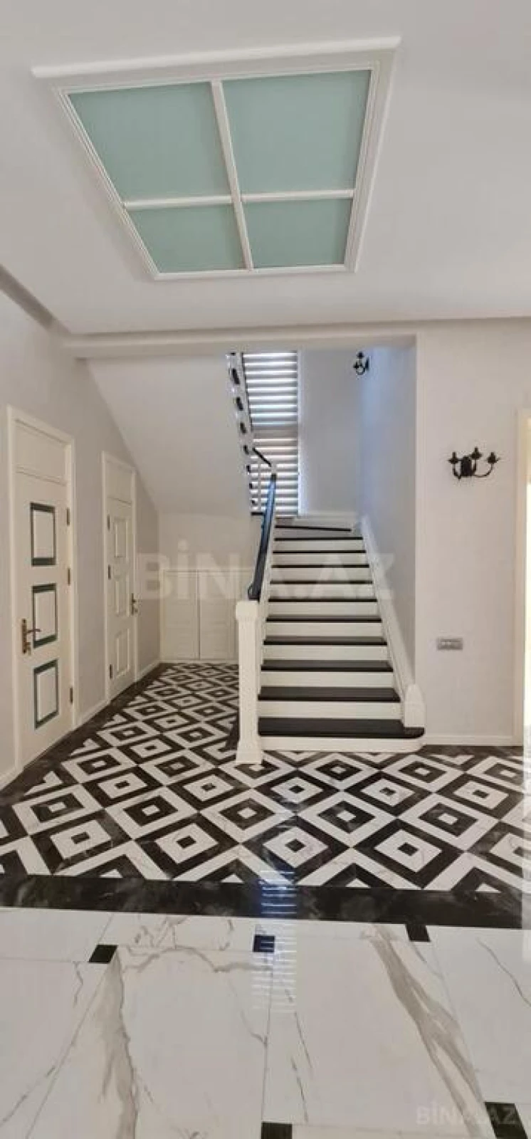 Kirayə verilir 6 otaqlı həyət evi 400 m²