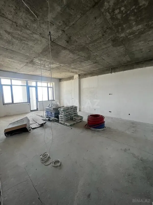 Satılır 5 otaqlı mənzil 290 m²