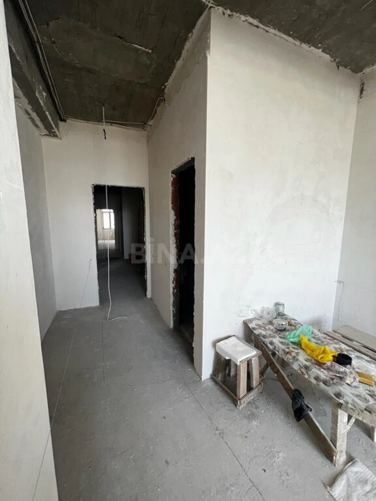 Satılır 5 otaqlı mənzil 290 m²