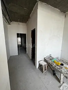 Satılır 5 otaqlı mənzil 290 m²