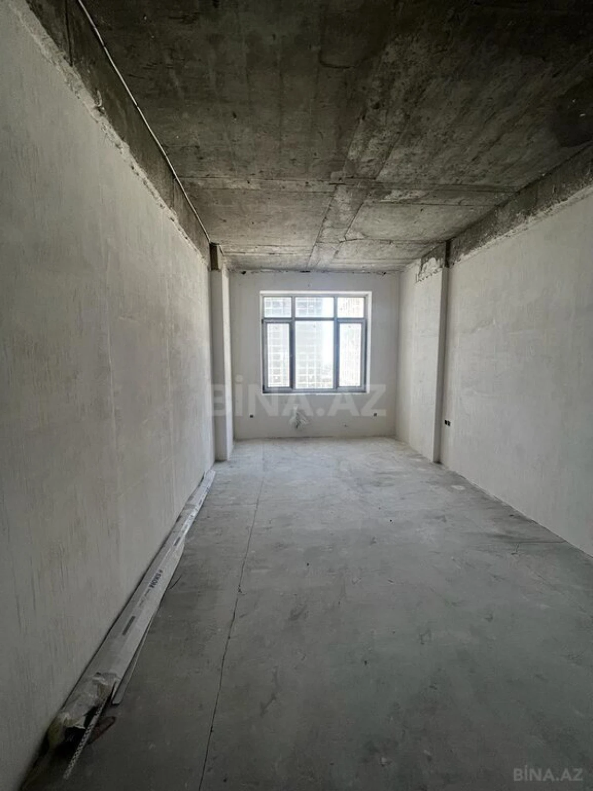 Satılır 5 otaqlı mənzil 290 m²