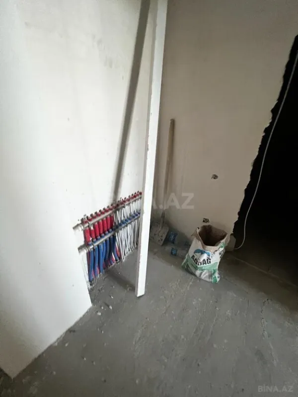 Satılır 5 otaqlı mənzil 290 m²