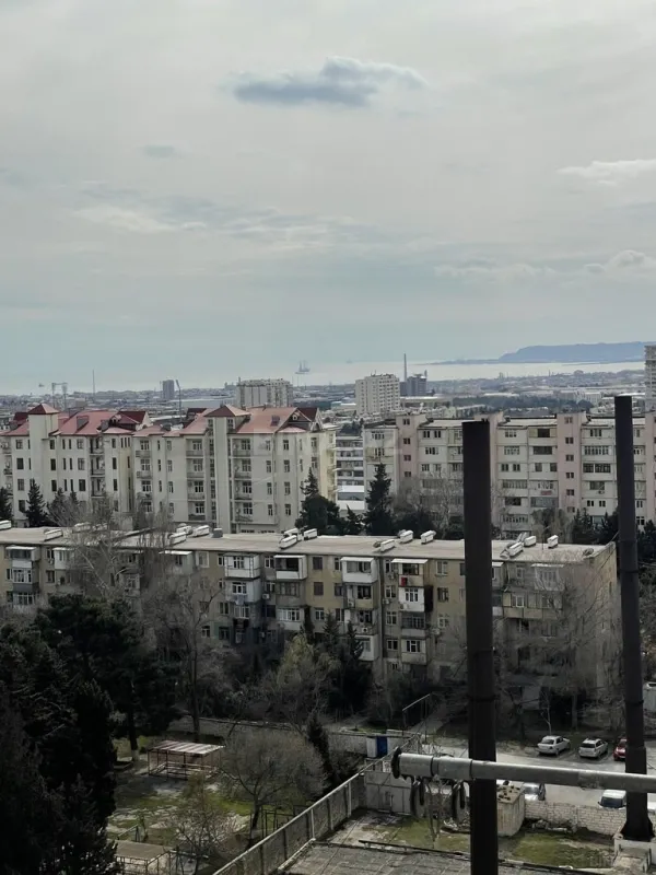 Satılır 3 otaqlı mənzil 84 m²