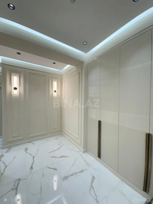 Satılır 2 otaqlı mənzil 68 m²