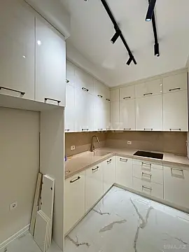 Satılır 2 otaqlı mənzil 68 m²