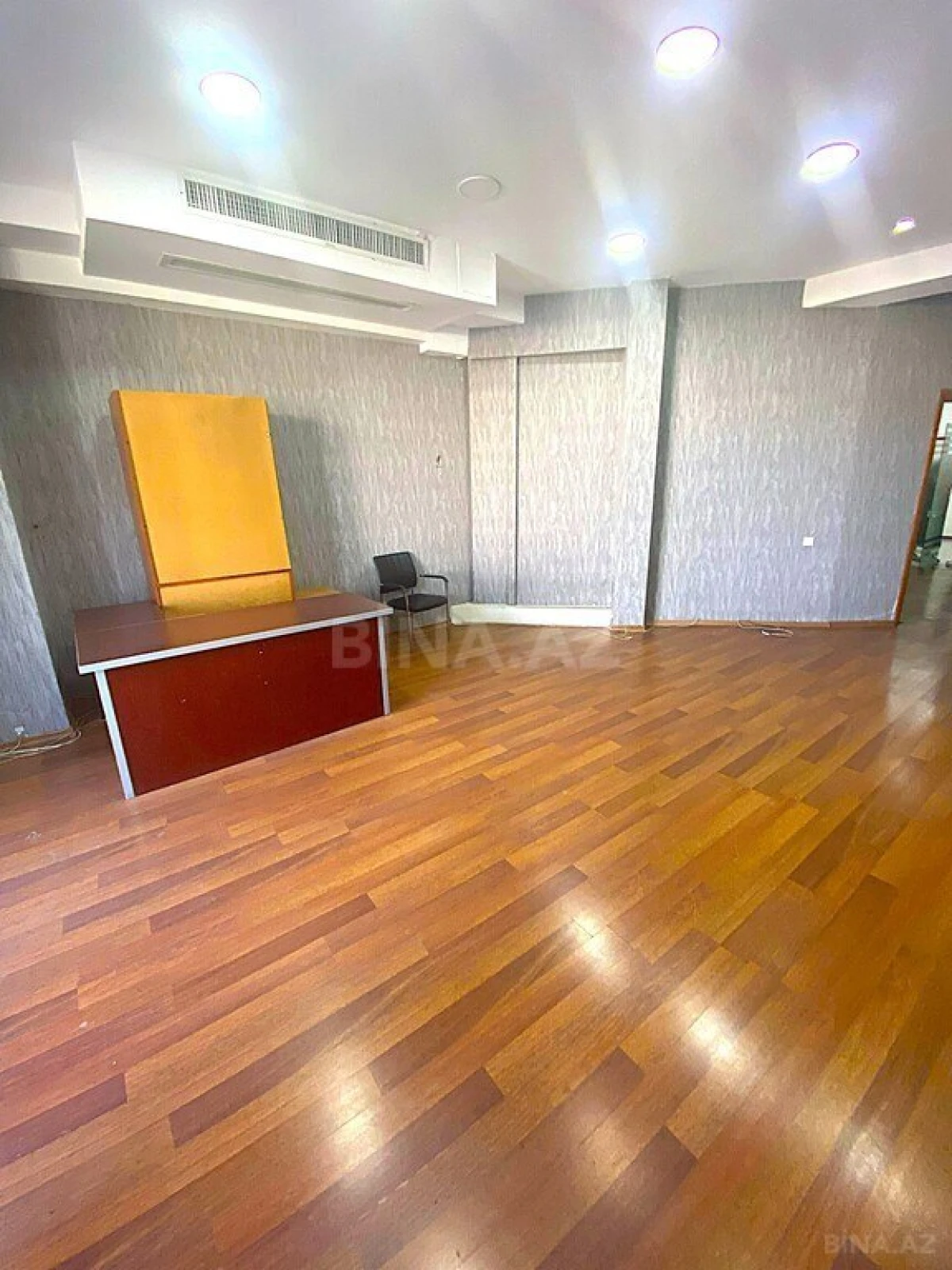 Kirayə verilir 3 otaqlı ofis 100 m²