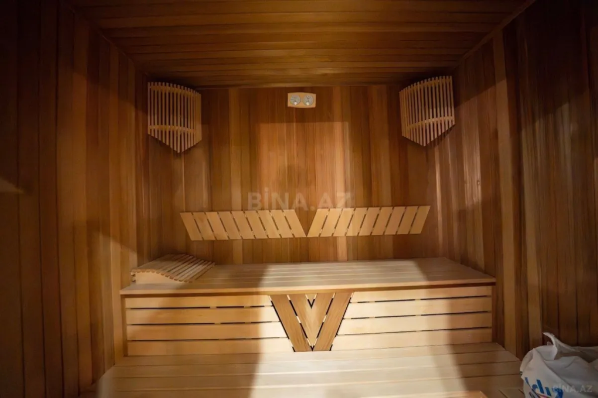 Satılır 7 otaqlı həyət evi 850 m²