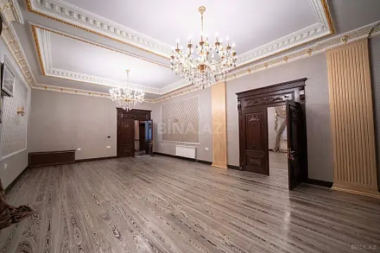 Satılır 7 otaqlı həyət evi 850 m²