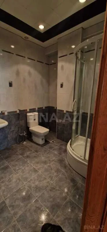 Satılır 5 otaqlı mənzil 230 m²