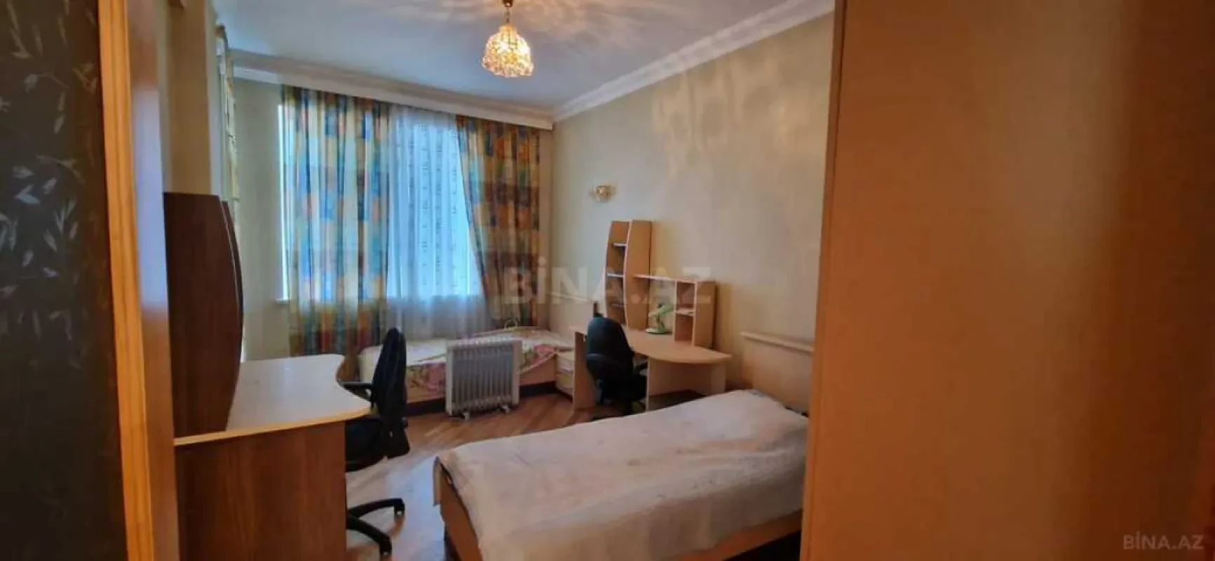 Satılır 5 otaqlı mənzil 230 m²