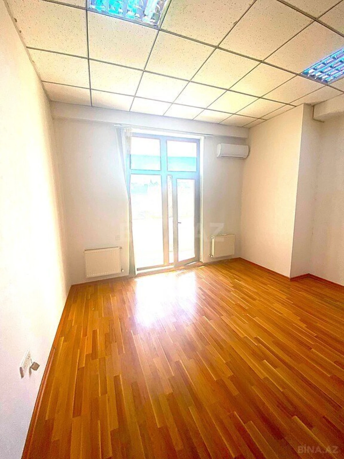Kirayə verilir 3 otaqlı ofis 145 m²