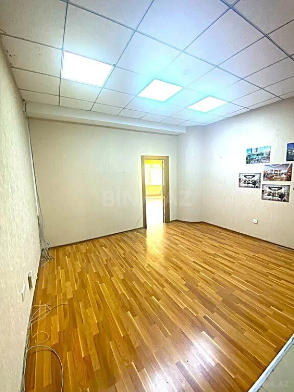 Kirayə verilir 3 otaqlı ofis 145 m²