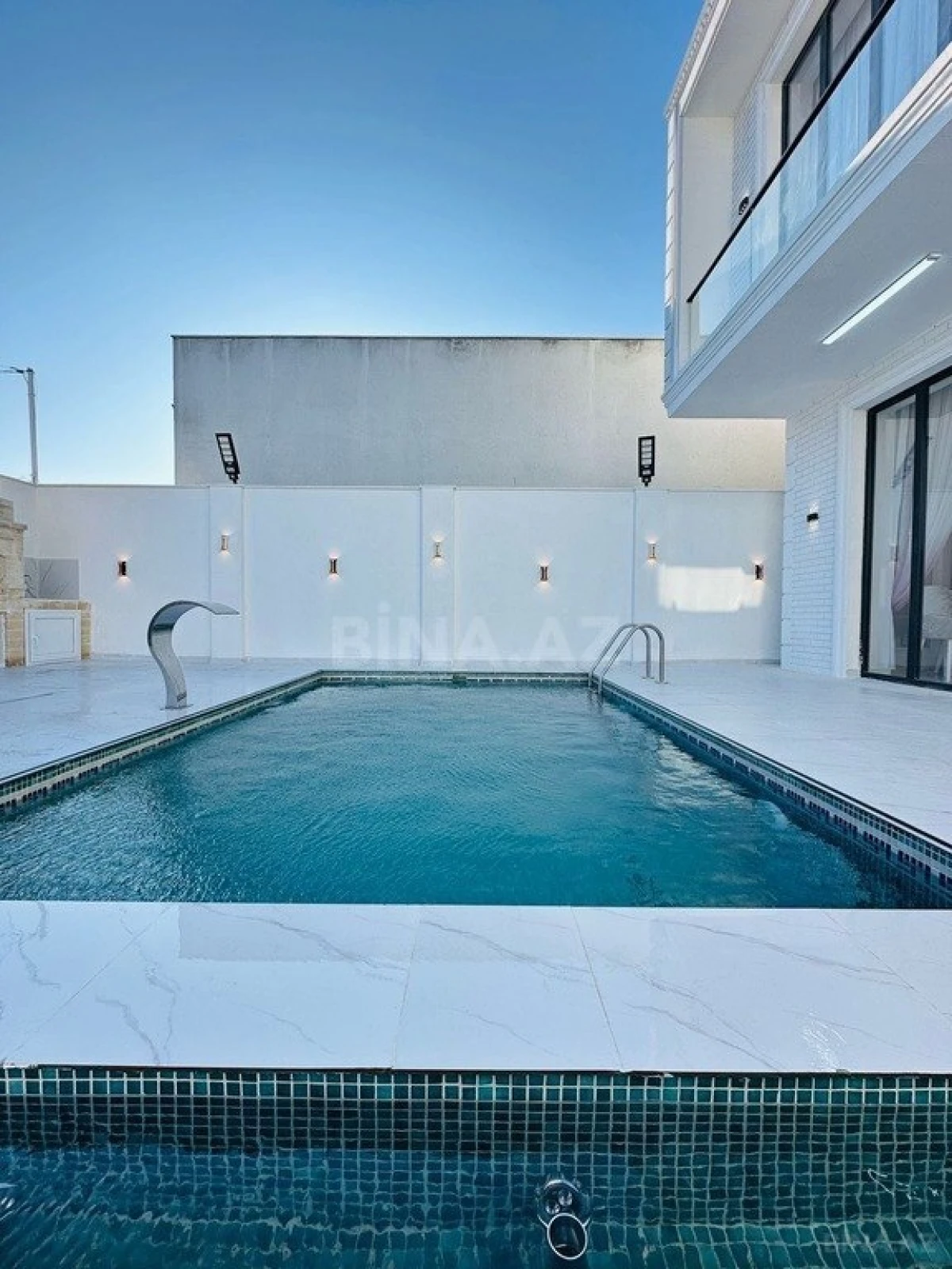 Kirayə verilir 4 otaqlı həyət evi 400 m²