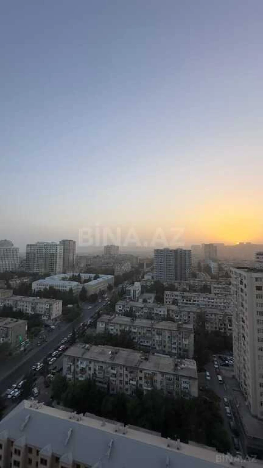 Satılır 4 otaqlı mənzil 145 m²