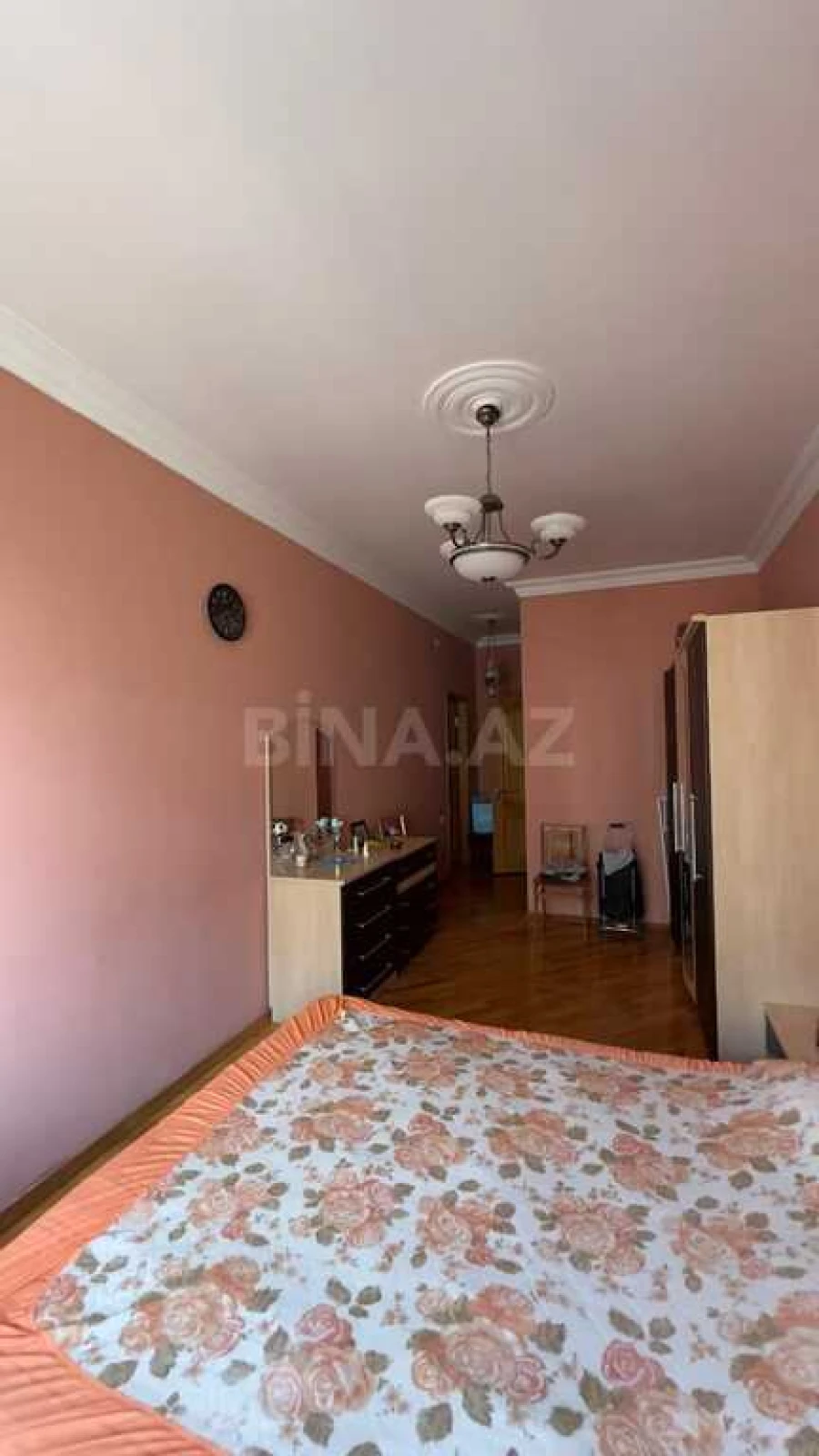Satılır 4 otaqlı mənzil 145 m²