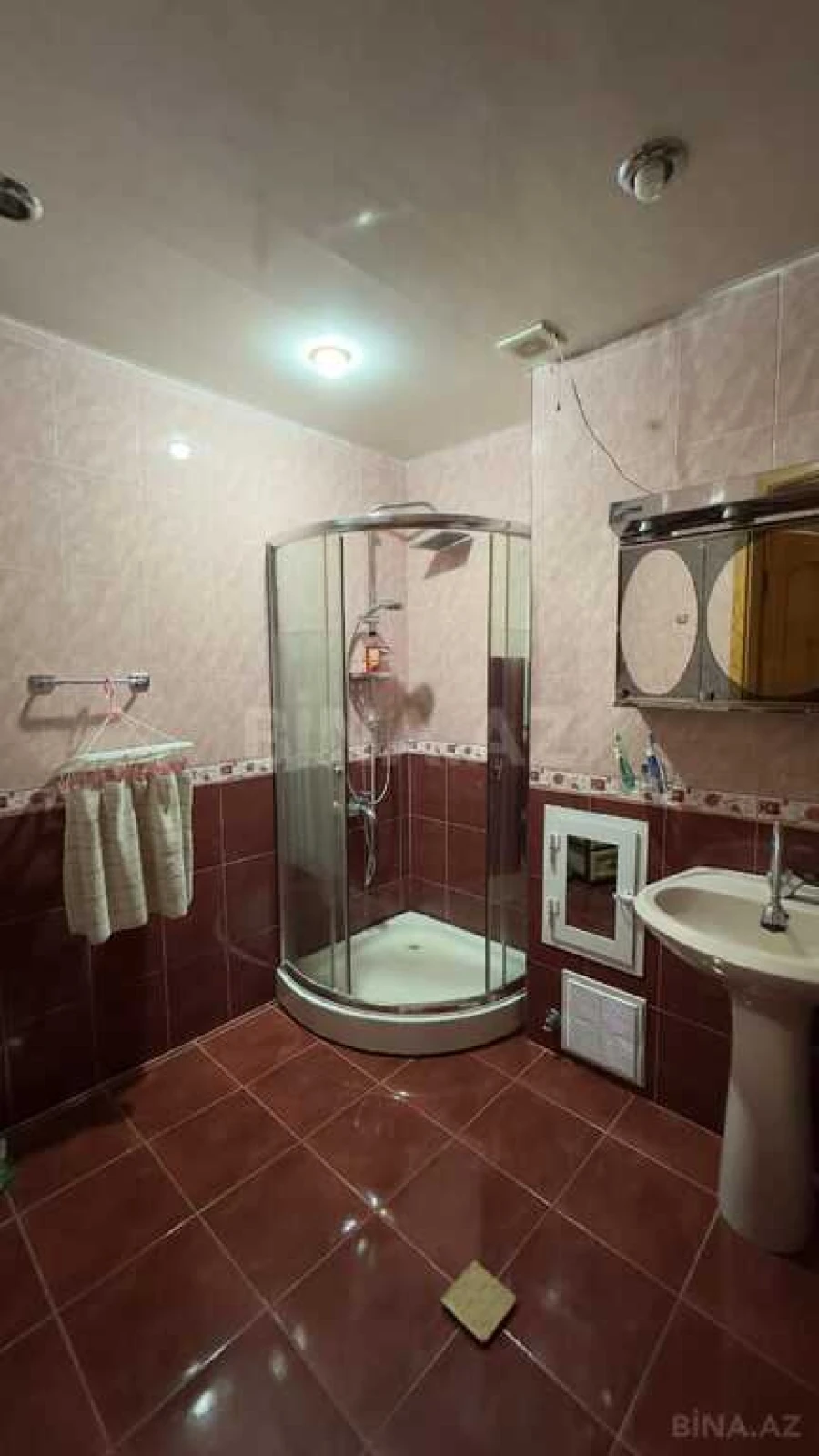 Satılır 4 otaqlı mənzil 145 m²