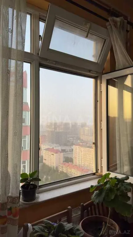 Satılır 4 otaqlı mənzil 145 m²